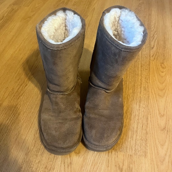BEARPAW Women's Elle Short Boots 1962W Hickory Size 9 - Picture 2 of 9